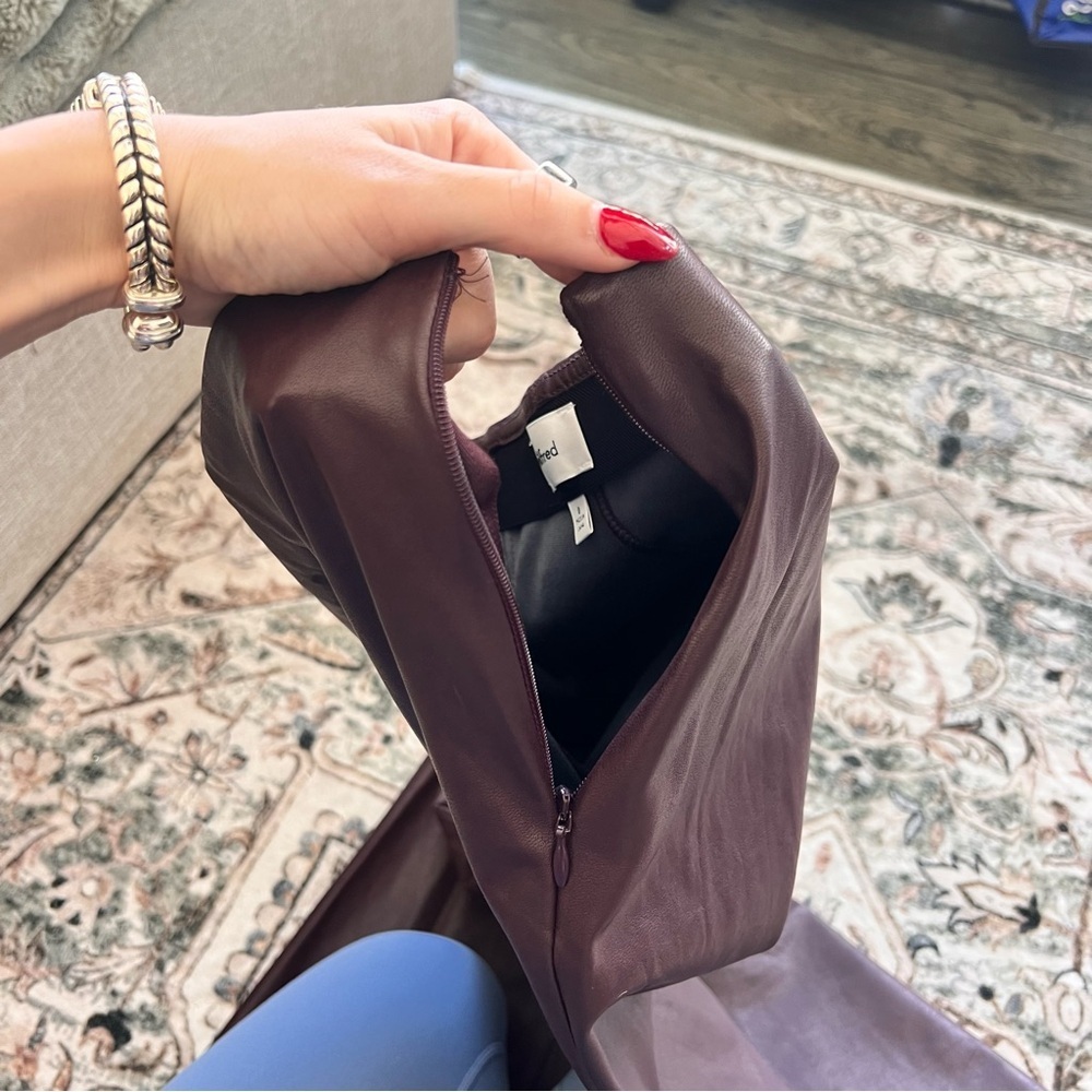 Aritzia Wilfred Roma Faux Leather Pant Purple Flare- 0 - Picture 6 of 8